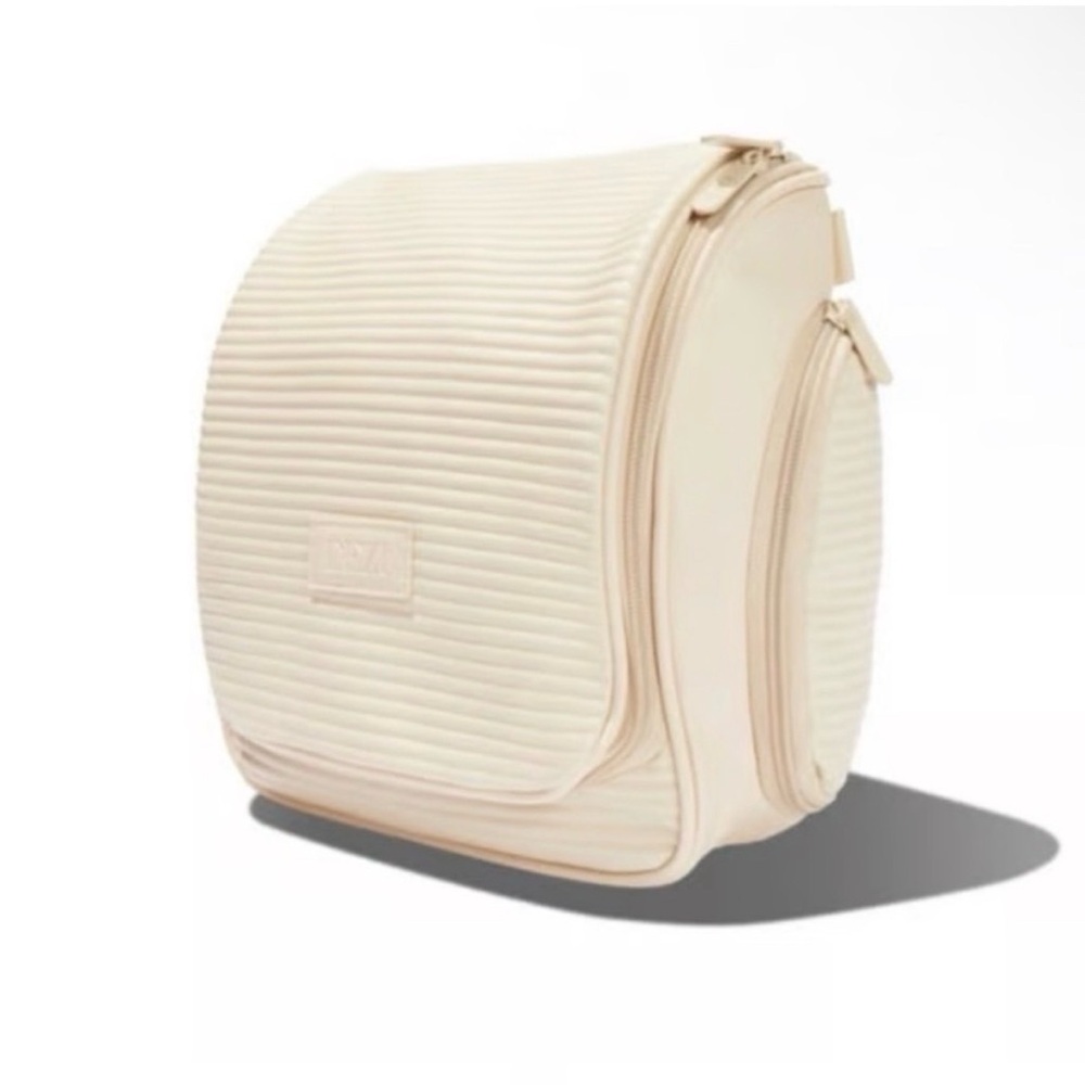 Pack It All
Multi-Purpose Hanging Travel Bag
